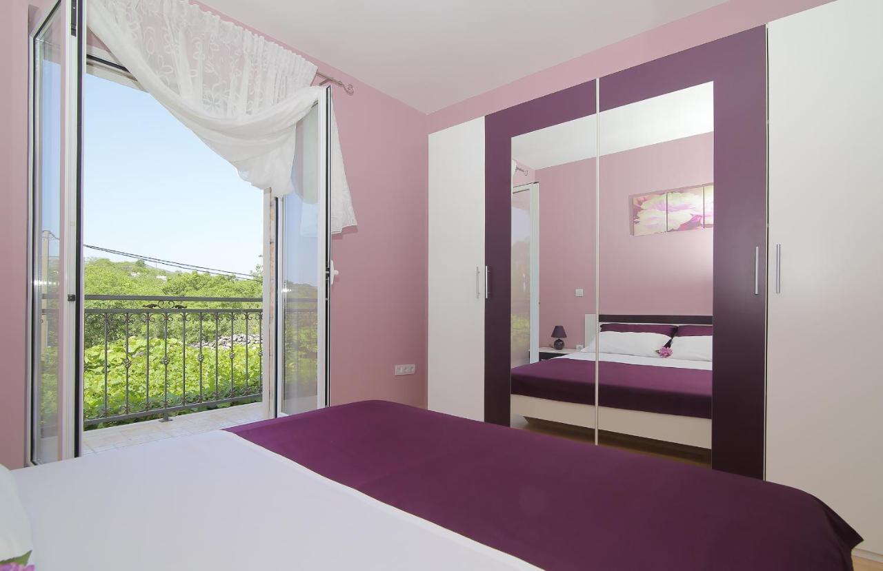 Apartment Moretic Gromaca Exterior foto