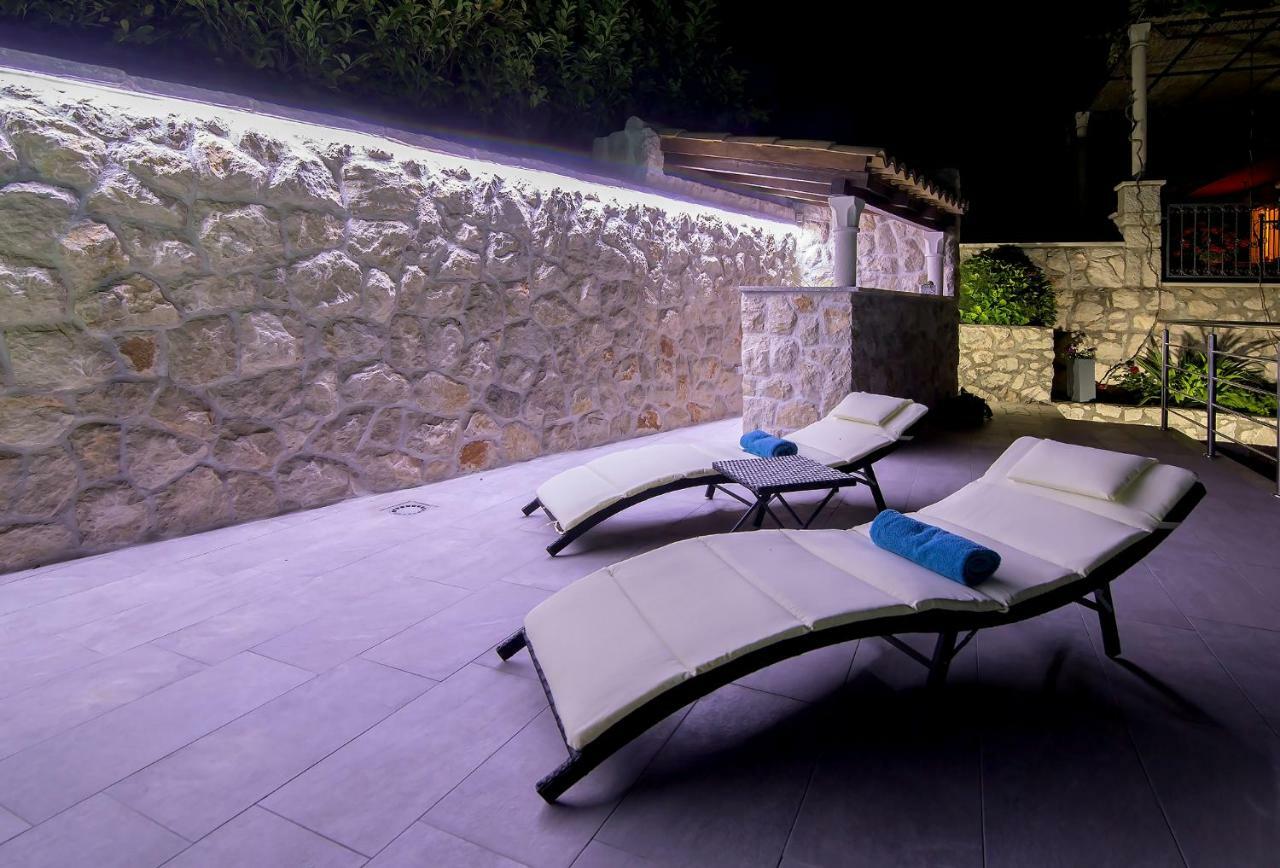Apartment Moretic Gromaca Exterior foto