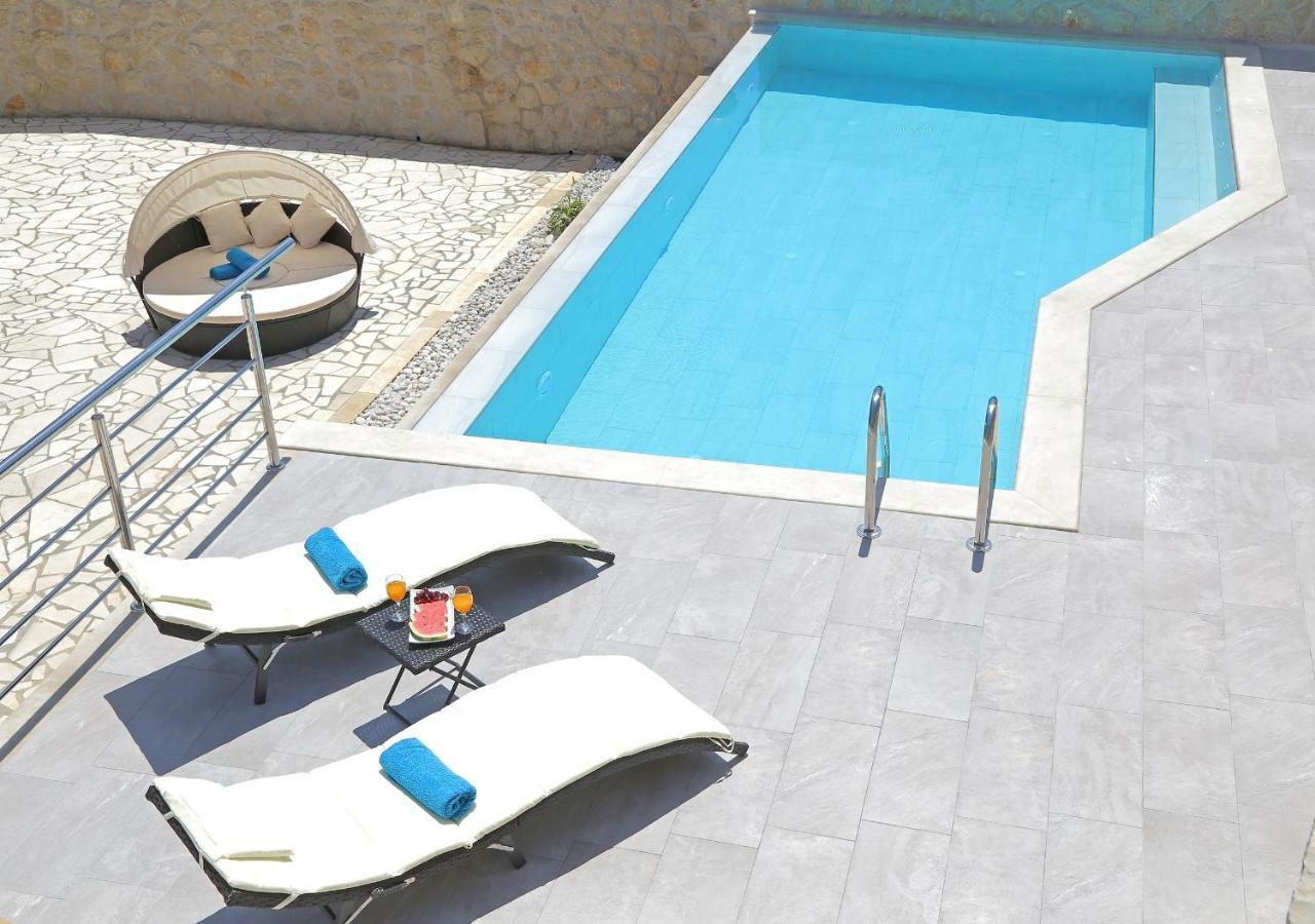 Apartment Moretic Gromaca Exterior foto